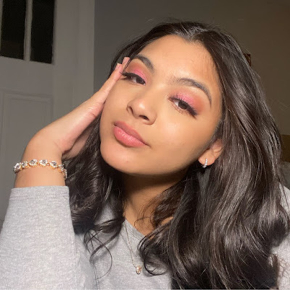 Meet your Posher, Evelyn - Picture 1 of 1